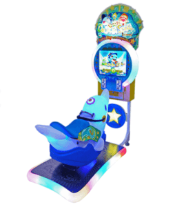 Gros plan sur l'assise bleue et blanche d'un manège arcade enfant dolphin conçu pour offrir une immersion totale aux plus jeunes.